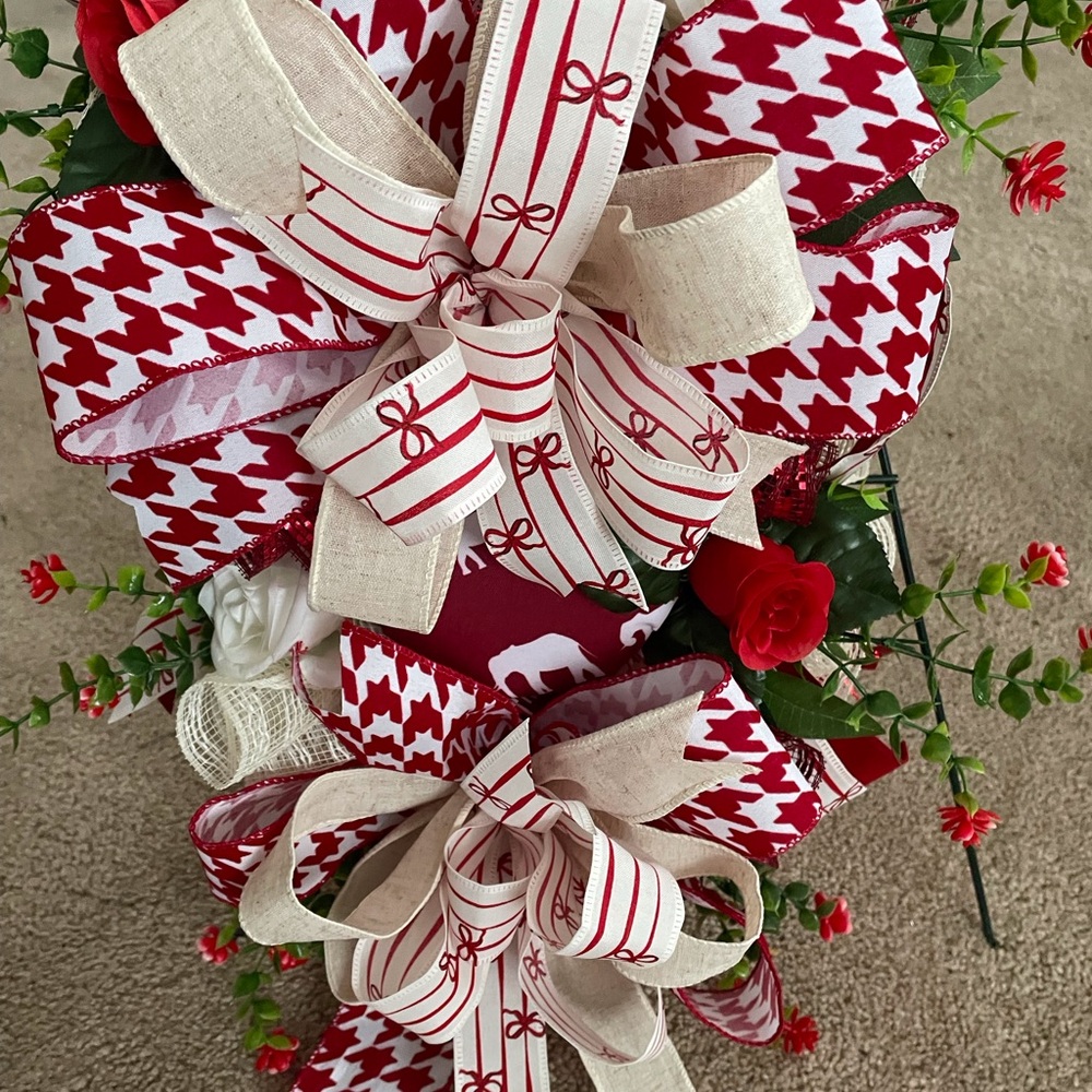 Delta Sigma Theta Red, Off White and White Sorority Wreath - Picture 4 of 6
